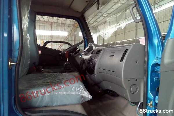 Wuzheng Aochi 1700 Fully Enclosed 58 hp 3.48m Semi-Self-Loading Dump Four-Wheel Low-Speed Truck Cab (1) | 86Trucks
