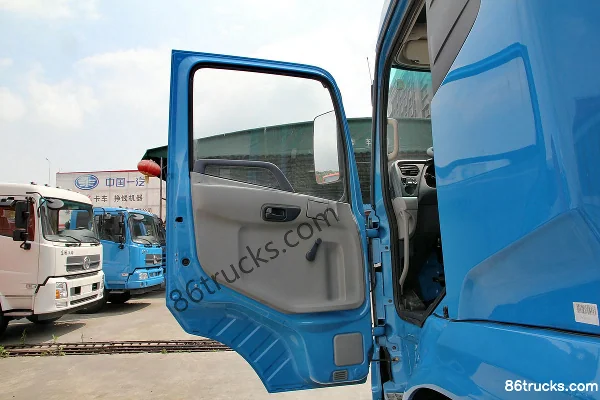 Dongfeng Commercial Vehicle Tianjin Medium Truck 180 hp 4X2(6 wheels) 6.75m Cargo Truck Chassis Cab (1) | 86Trucks