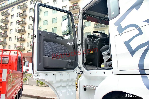 Sinotruk Sitrak C7H Heavy Truck 440 hp 6X2R Tractor Truck (ZZ4256V323HD1/U7GB-A) Cab (2) | 86Trucks