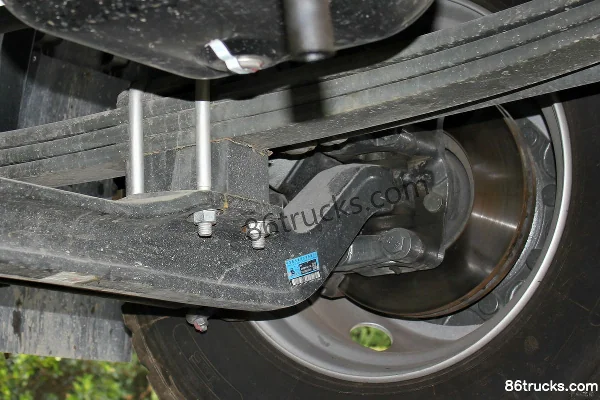 Sinotruk HOWO T5G camion lourd 310 ch 6X2(8 roues) camion porteur fourgon 9,52 m Châssis (3) | 86Trucks
