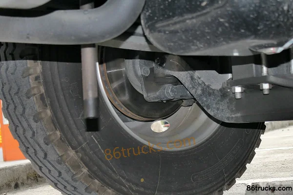 Sinotruk HOWO T5G camion lourd 310 ch 6X2(8 roues) camion porteur fourgon 9,52 m Châssis (2) | 86Trucks