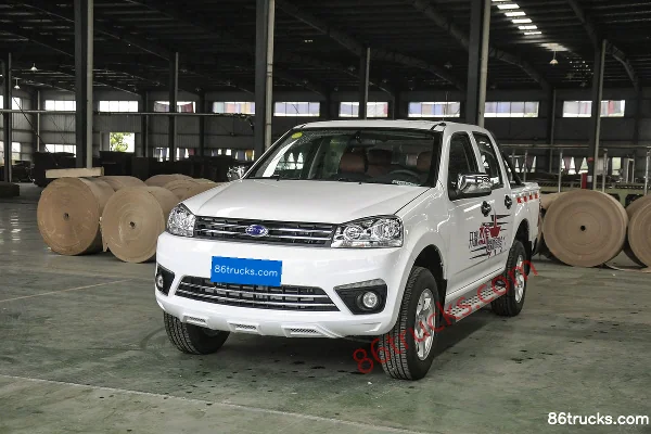 Karry Jetfox Fortune Edition 2.8L Diesel 2WD Double Row Pickup Truck Cab (3) | 86Trucks