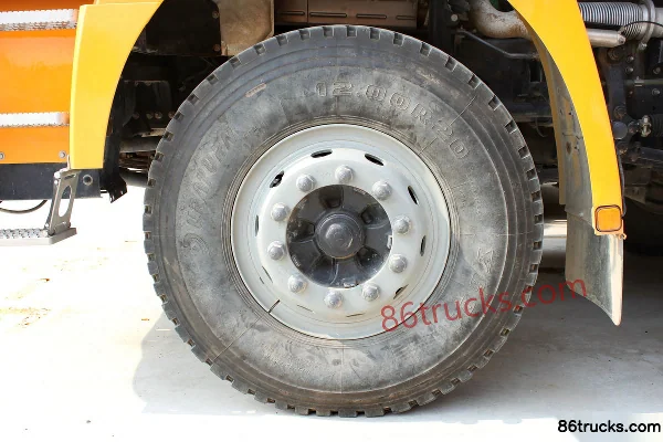 SHACMAN Delong F3000 Heavy Truck 340 hp 8X4(12 wheels) 9.3m Flatbed Cargo Truck (Reinforced Version) Chassis (1) | 86Trucks