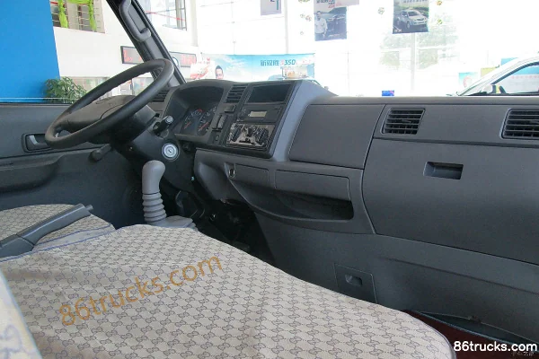 JMC Xinshunda 109 hp 4X2(6 wheels) 4.21m Single Row Van Light Truck Cab (2) | 86Trucks