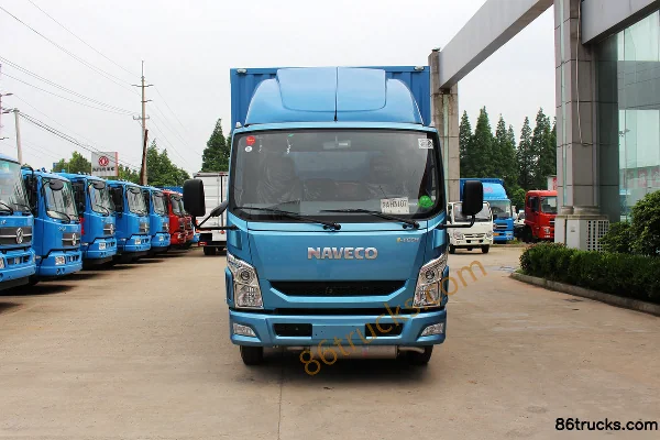 Yuejin Chaoyue C300-33 125 ch 4X2(6 roues) camion léger fourgon à cabine simple 4,1 m Extérieur (2) | 86Trucks