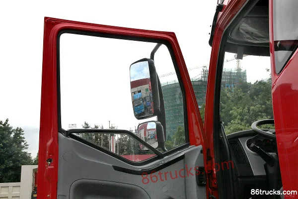 FAW Jiefang J6L Medium Truck 180hp 4X2(6 wheels) 7.7m Van Cargo Truck Cab (2) | 86Trucks