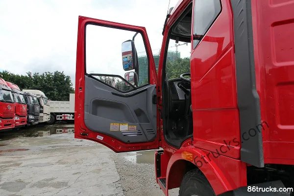 FAW Jiefang J6L Medium Truck 180hp 4X2(6 wheels) 7.7m Van Cargo Truck Cab (1) | 86Trucks