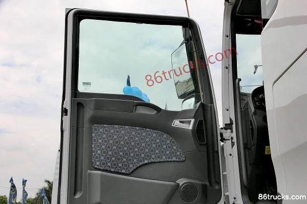 Sinotruk Sitrak C7H camion lourd 440 ch 6X4(10 roues) tracteur routier (ZZ4256V324HD1B/R7GB-1L) Cabine (2) | 86Trucks