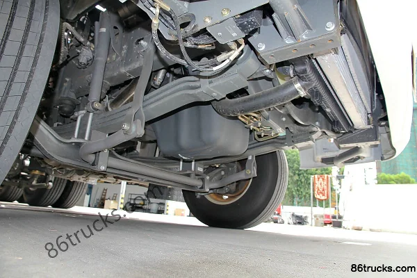 Sinotruk Sitrak C7H camion lourd 440 ch 6X4(10 roues) tracteur routier (ZZ4256V324HD1B/R7GB-1L) Châssis (3) | 86Trucks