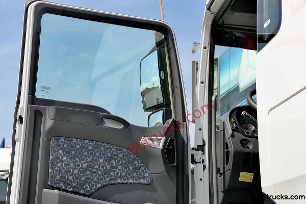 Sinotruk Sitrak SITRAK C7H camion lourd 360 ch 4X2(6 roues) tracteur routier (transport de matières dangereuses) Cabine (2) | 86Trucks