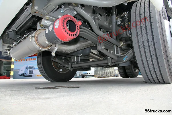 Sinotruk Sitrak SITRAK C7H camion lourd 360 ch 4X2(6 roues) tracteur routier (transport de matières dangereuses) Châssis (2) | 86Trucks
