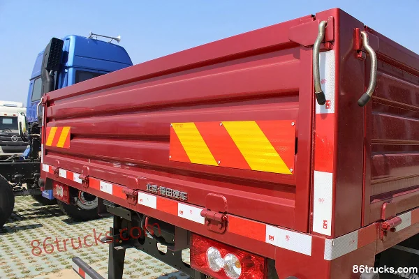 Foton Aumark 5 Series medium truck 170 hp 4X2(6 wheels) 6.2m semi-sleeper flatbed cargo truck (Beijing V) Body (3) | 86Trucks