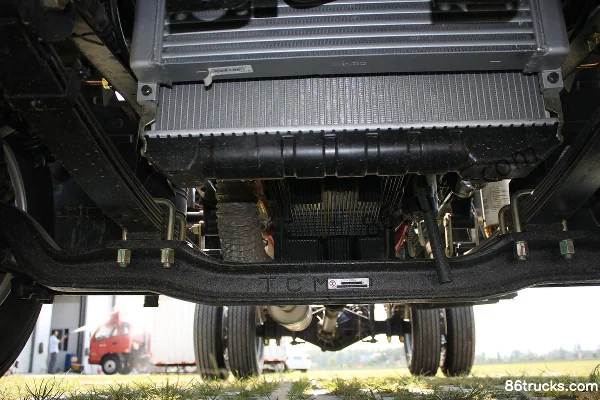 Foton Aumark 3 série 143 ch 4X2(6 roues) châssis camion léger 4,165 m cabine simple (1) | 86Trucks