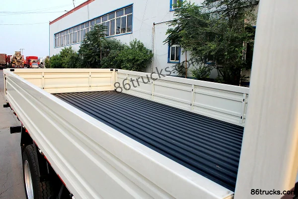 Dongfeng Duolika D5 68hp 4X2(6 wheels) 3.4m single-row flatbed light truck Body (1) | 86Trucks