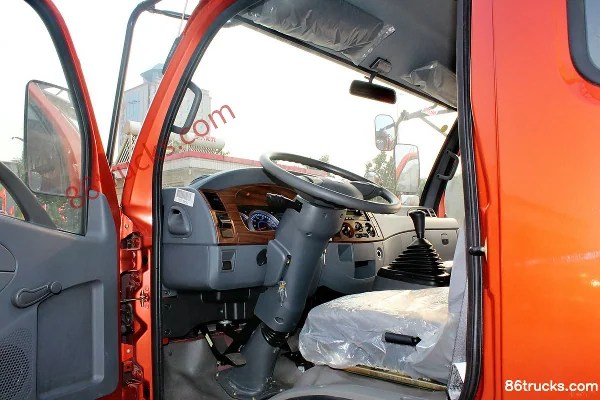 Dongfeng Duolika M 136hp 4X2(6 wheels) 5.8m crew-cab flatbed cargo truck (3) | 86Trucks