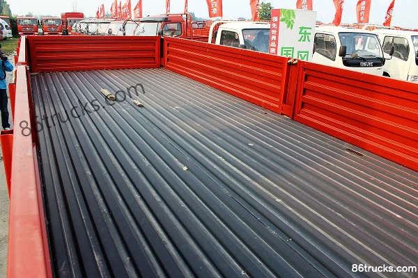 Dongfeng Duolika M 136hp 4X2(6 wheels) 5.8m crew-cab flatbed cargo truck Body (2) | 86Trucks
