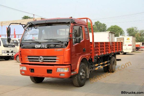 Dongfeng Duolika D8 Super Power 200 hp 4X2(6 wheels) 5.18m Crew Cab Flatbed Cargo Truck Exterior (3) | 86Trucks