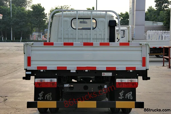 Dongfeng Duolika D5 68 hp 4X2(6 wheels) 3.5m Single Row Flatbed Light Truck Body (3) | 86Trucks
