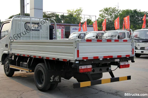 Dongfeng Duolika D5 68 hp 4X2(6 wheels) 3.5m Single Row Flatbed Light Truck Body (2) | 86Trucks