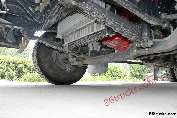 Dongfeng Duolika D7 129hp 4X2(6 wheels) 5.1m single-row flatbed light truck Chassis (2) | 86Trucks