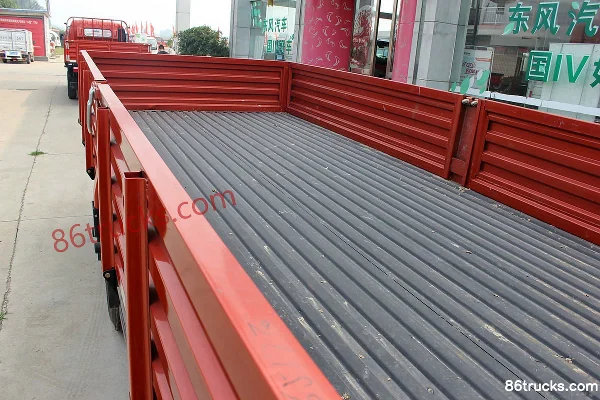 Dongfeng Duolika D7 129hp 4X2(6 wheels) 5.1m single-row flatbed light truck Body (2) | 86Trucks
