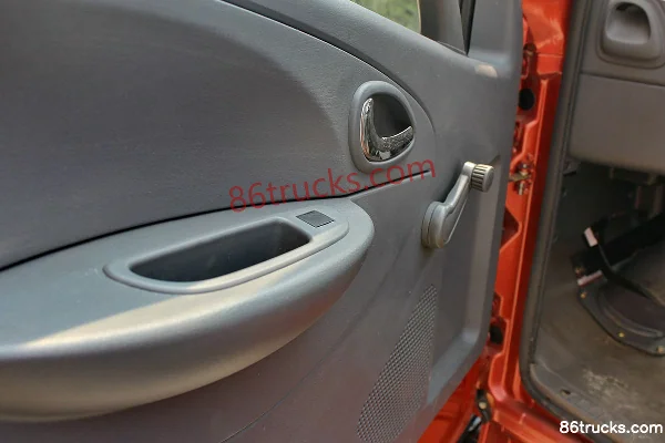 Dongfeng Kaipute C 140hp 4X2(6 wheels) 6.2m Extended Cab Flatbed Light Truck (2) | 86Trucks