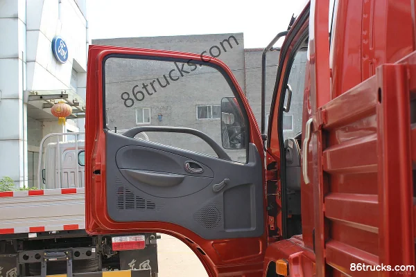 Dongfeng Kaipute C 140hp 4X2(6 wheels) 6.2m Extended Cab Flatbed Light Truck (1) | 86Trucks