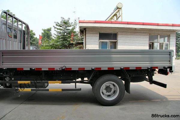Dongfeng Kaipute N280 116hp 4X2(6 wheels) 4.13m single-row flatbed light truck Body (1) | 86Trucks