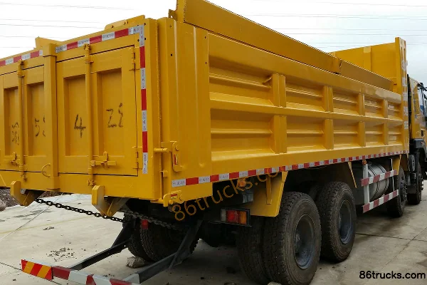 Hongyan New King Kong Heavy Truck 340 hp 8X4(12 wheels) 7.6m Dump Truck (SAIC Fiat Powertrain Hongyan) Exterior (3) | 86Trucks