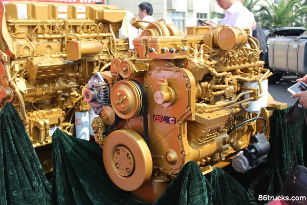 Dongfeng ISL9.5-400E40A 400hp 9.5L China IV Diesel Engine Exterior (2) | 86Trucks