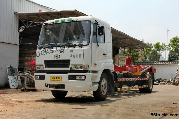 Hualing Star 160 hp 4X2(6 wheels) Powder Material Truck Chassis Exterior (3) | 86Trucks