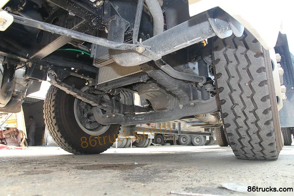 Hualing Star 160 hp 4X2(6 wheels) Powder Material Truck Chassis (3) | 86Trucks
