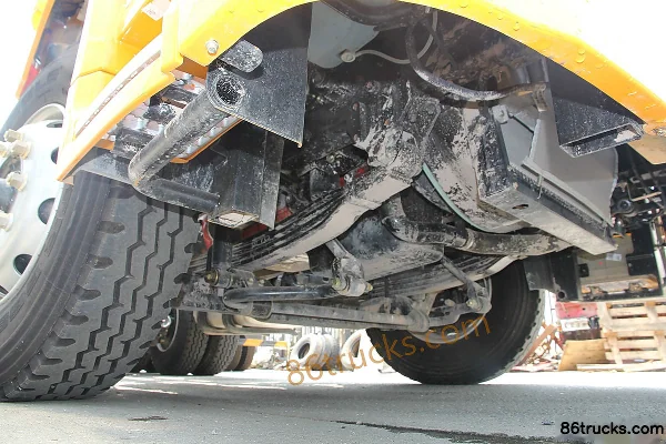 Hualing Hanma Heavy Truck 345 hp 6X4(10 wheels) Tractor Truck Chassis (3) | 86Trucks