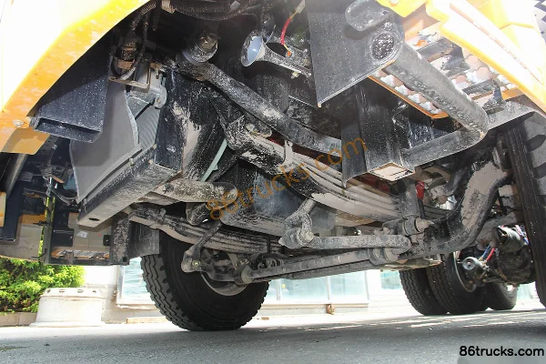 Hualing Hanma Heavy Truck 345 hp 6X4(10 wheels) Tractor Truck Chassis (2) | 86Trucks