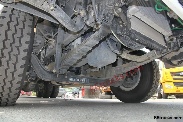 Hualing Star 270 hp 6X4(10 wheels) Powder Material Truck Chassis (3) | 86Trucks