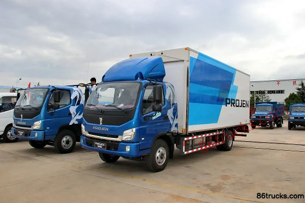 Bojun Yijun 130 hp 4X2(6 wheels) 6.2m Van Light Truck Exterior (3) | 86Trucks