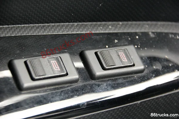 Bojun Yijun 130 hp 4X2(6 wheels) 6.2m Van Light Truck Cab (3) | 86Trucks