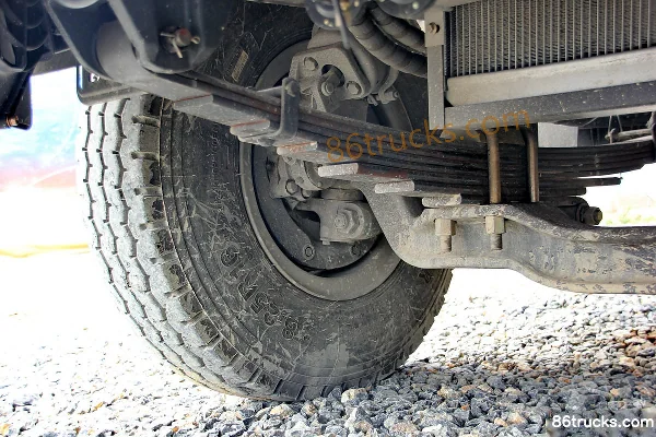 Bojun Yijun 130 hp 4X2(6 wheels) 6.2m Van Light Truck Chassis (2) | 86Trucks