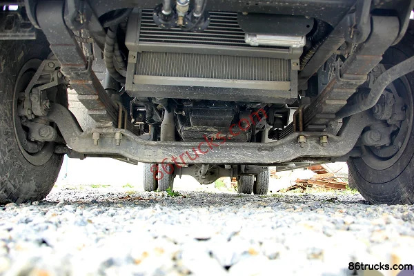 Bojun Yijun 130 hp 4X2(6 wheels) 6.2m Van Light Truck Chassis (1) | 86Trucks