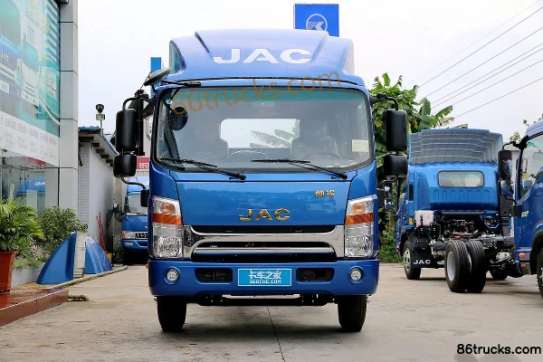 JAC Shuailing H330 160hp 4X2(6 wheels) 4.12m Single Row Van Light Truck Exterior (2) | 86Trucks