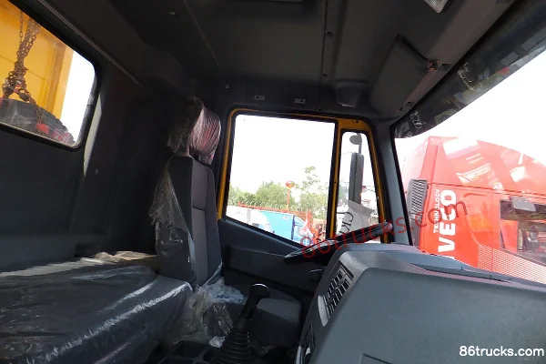SAIC Hongyan Xinjingang heavy truck 310hp 6X4(10 wheels) 6.4m dump truck Cab (2) | 86Trucks
