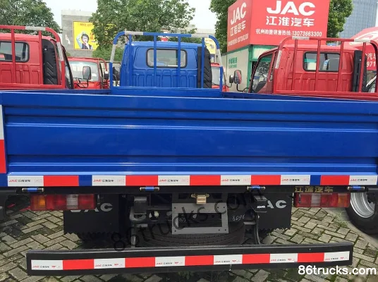 JAC Shuailing E330 120 hp 4X2(6 wheels) 4.18m single-row flatbed light truck Exterior (3) | 86Trucks