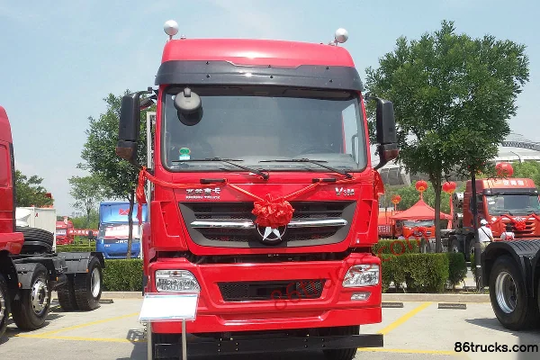 Beiben V3M Heavy Truck 350 hp 6X2(8 wheels) LNG Tractor Truck Exterior (2) | 86Trucks