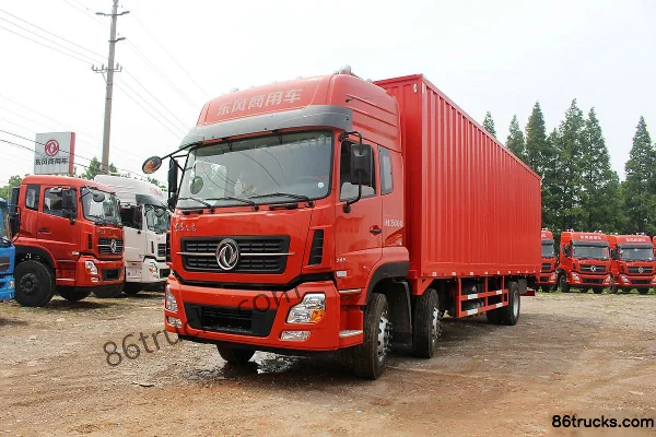 Dongfeng Commercial Vehicle Tianlong camion lourd 245 ch 6X2(8 roues) camion porteur 9,6 m avec cabine à couchette et caisse fermée Extérieu