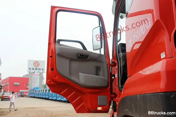 Dongfeng Commercial Vehicle Tianlong camion lourd 245 ch 6X2(8 roues) camion porteur 9,6 m avec cabine à couchette et caisse fermée (1) | 86