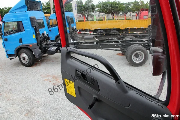 FAW Jiefang Qingdao New Hanwei J5M Heavy Truck 290 hp 4X2(6 wheels) Tractor Truck Cab (3) | 86Trucks