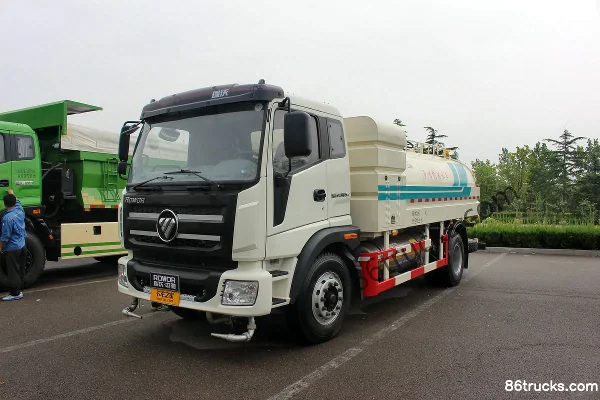 Foton Ruiwo Q5 190hp 4X2(6 wheels) Dual Fuel Water Sprinkler Truck Exterior (3) | 86Trucks