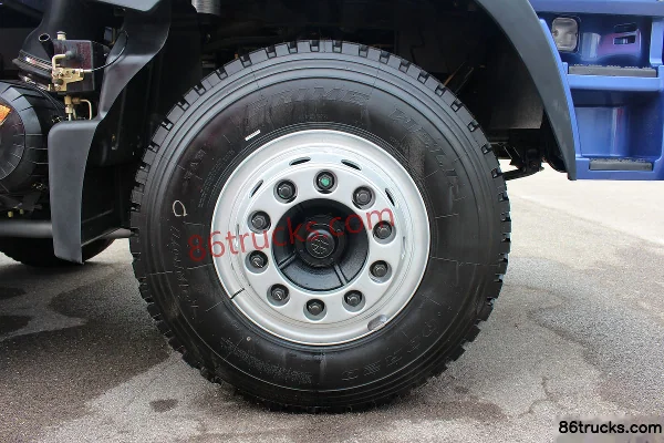 Foton Ruiwo Q5 Medium Truck 220hp 6X2(8 wheels) 9.5m Stake Cargo Truck Chassis (3) | 86Trucks