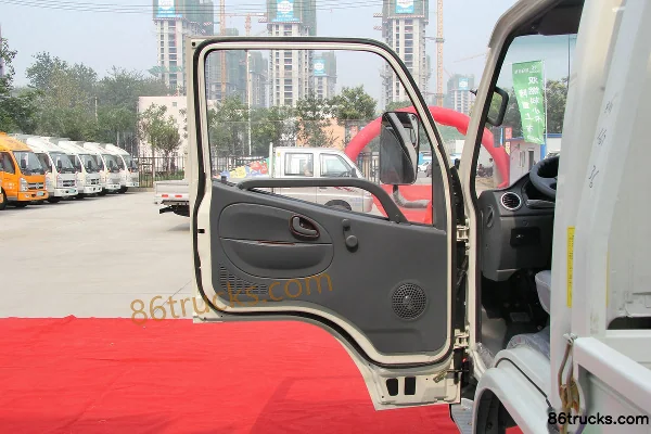 Kama Jinyunka 88hp 4X2(6 wheels) Gasoline/CNG 3.31m Single Row Flatbed Light Truck Cab (3) | 86Trucks