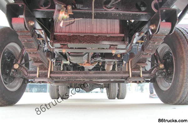 Kama Jinyunka 88hp 4X2(6 wheels) Gasoline/CNG 3.31m Single Row Flatbed Light Truck Chassis (1) | 86Trucks
